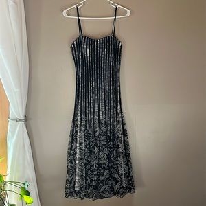 Cache Dress Size 6 Black and White
